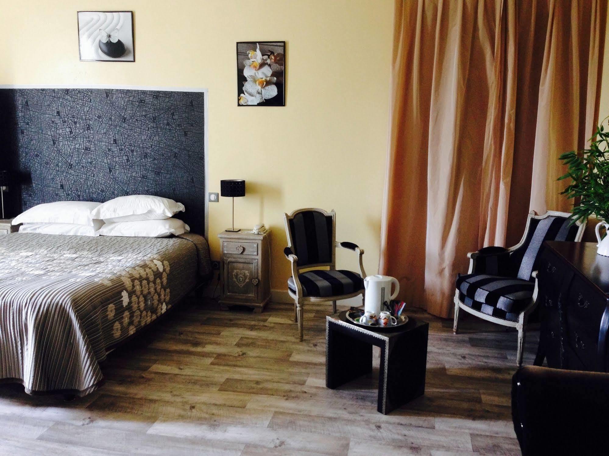 Hotel La Villa Saint-Pierre-dʼIrube Buitenkant foto