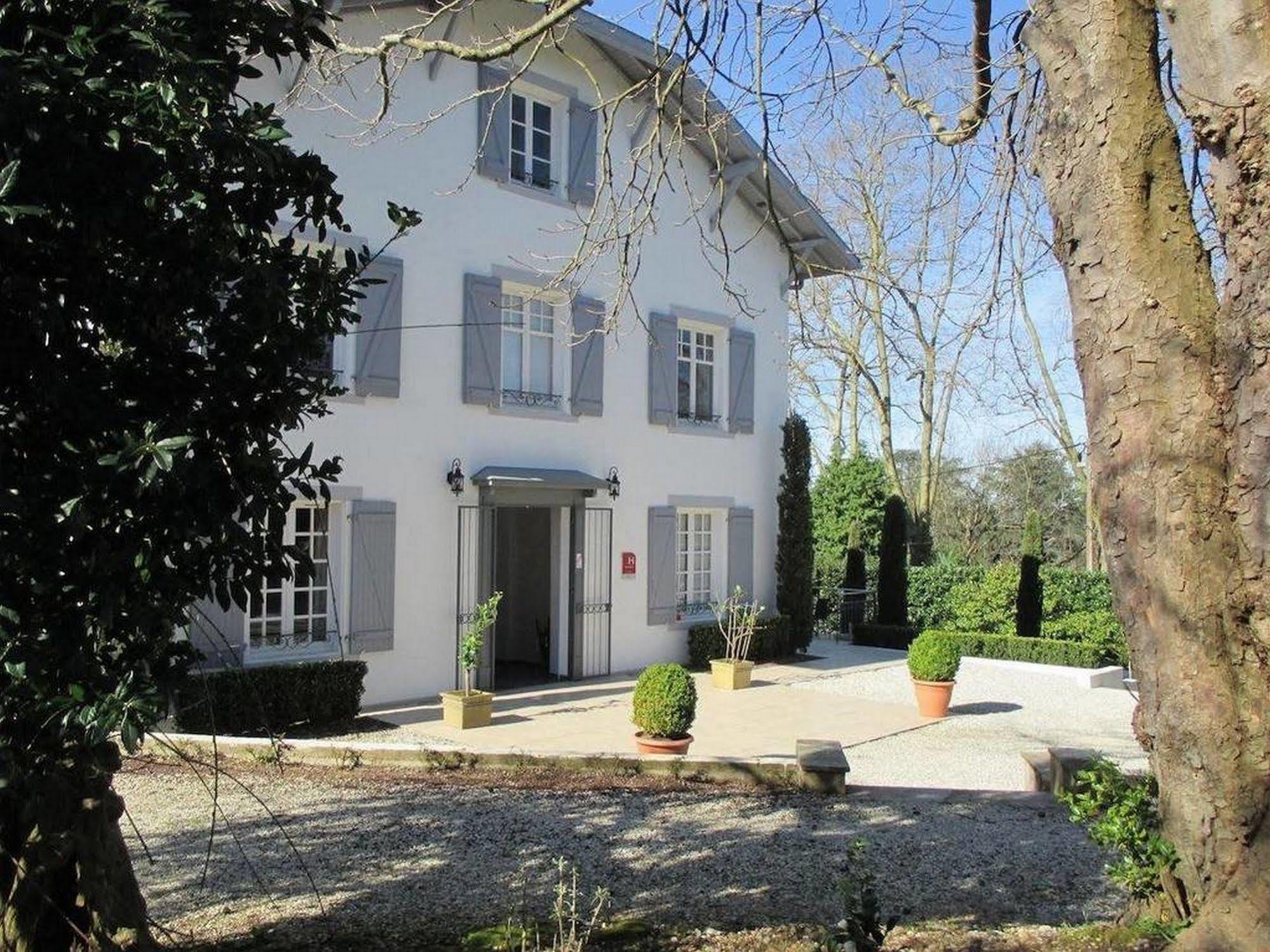 Hotel La Villa Saint-Pierre-dʼIrube Buitenkant foto